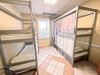 Хостел Невский Калининград Кровать в мужской 4х местной комнате с электронным замком-5