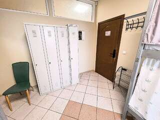 Хостел Невский Калининград Кровать в мужской 4х местной комнате с электронным замком-4