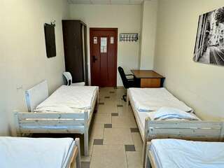 Хостел Невский Калининград Кровать в общем номере для мужчин с 4 кроватями-4