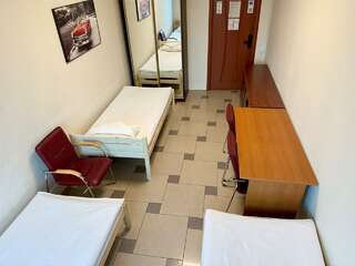 Хостел Невский Калининград Кровать в общем номере для мужчин с 4 кроватями-7