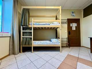 Хостел Невский Калининград Кровать в общем номере для мужчин с 4 кроватями-1