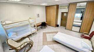 Хостел Невский Калининград Кровать в общем номере для мужчин с 4 кроватями-8