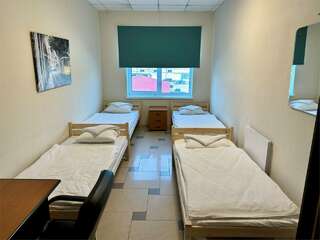 Хостел Невский Калининград Кровать в общем номере для мужчин с 4 кроватями-3